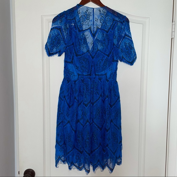 Women’s Dress - Picture 4 of 11